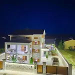 Holiday home Nena